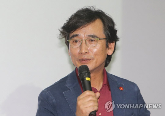 유시민 사람사는 세상 노무현재단 이사장(사진=연합뉴스)